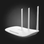 TP-Link TL-WR845N Wi-Fi როუტერი — გვერდითი რაკურსი