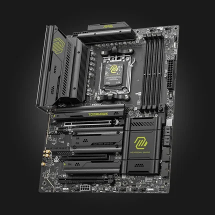 MSI MAG X870E TOMAHAWK WIFI — დედაპლატის დახრილი ხედი