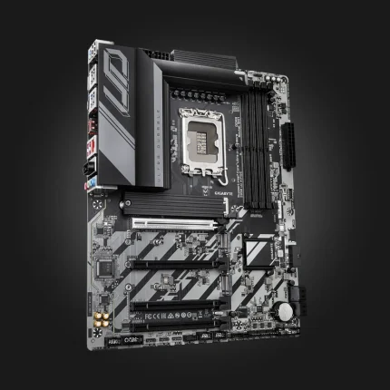 Gigabyte Z890 UD WIFI6E დედაპლატა — სრული დახრილი ხედი